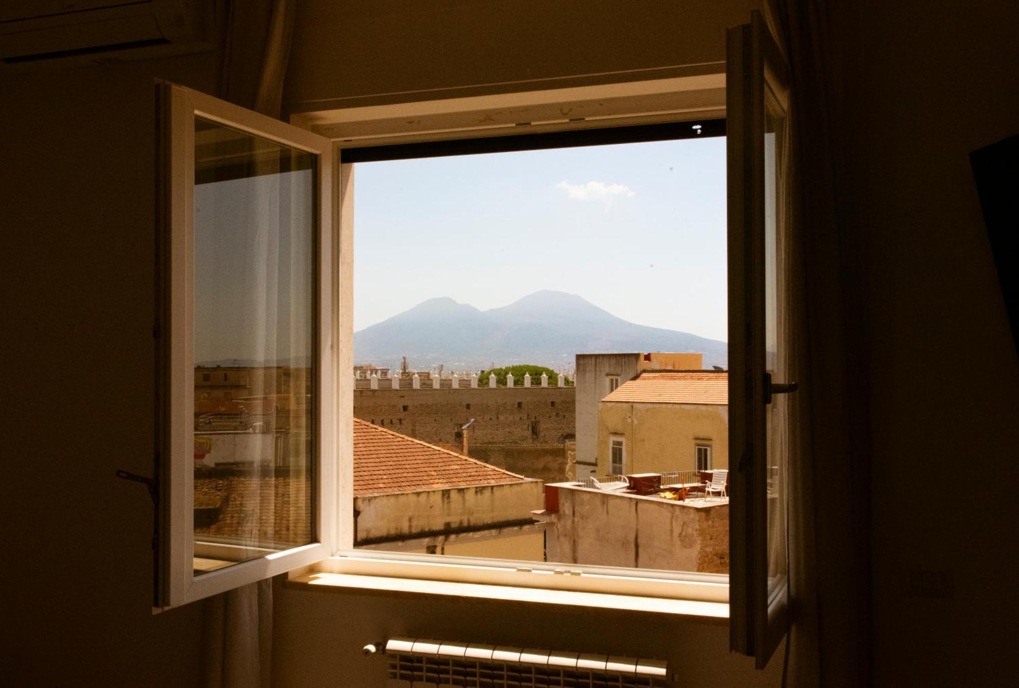 Monteleone ,12